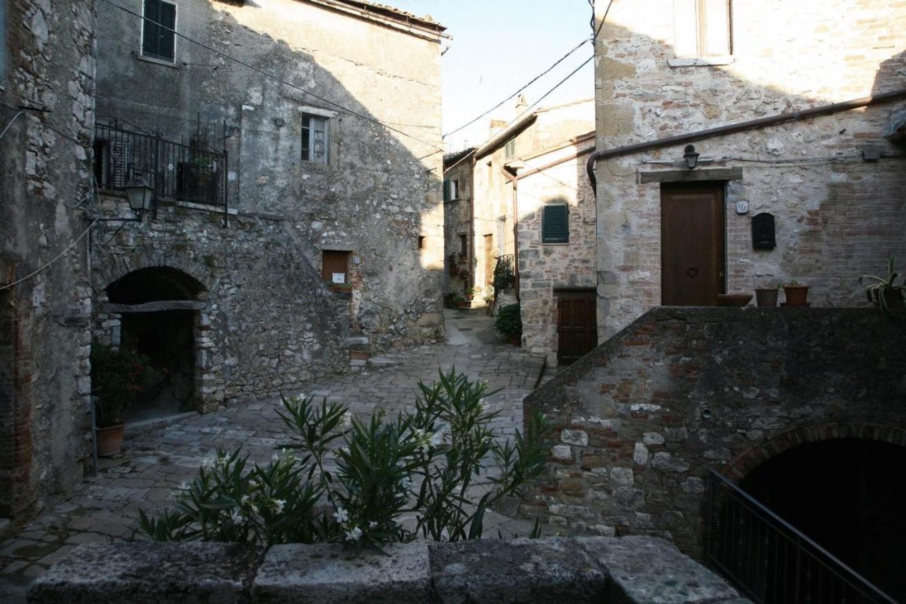 Hotel Locanda La Pieve Semproniano Exterior foto